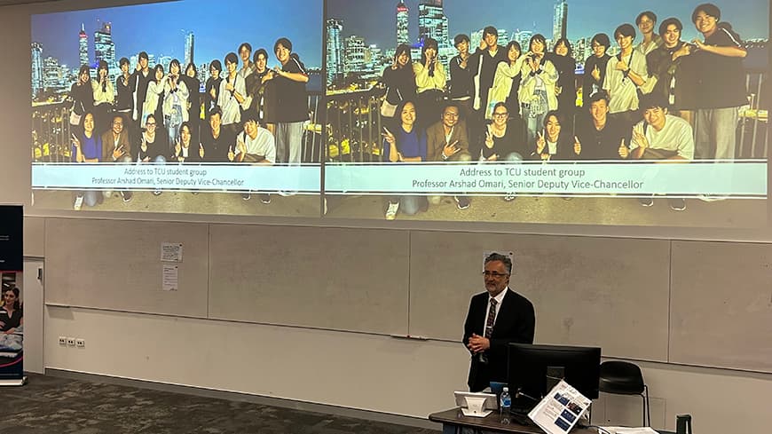 ECU Senior Deputy Vice-Chancellor Professor Arshad Omari giving a speech to students.