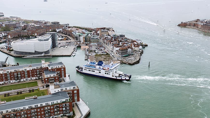 Ship arriving at a harbour